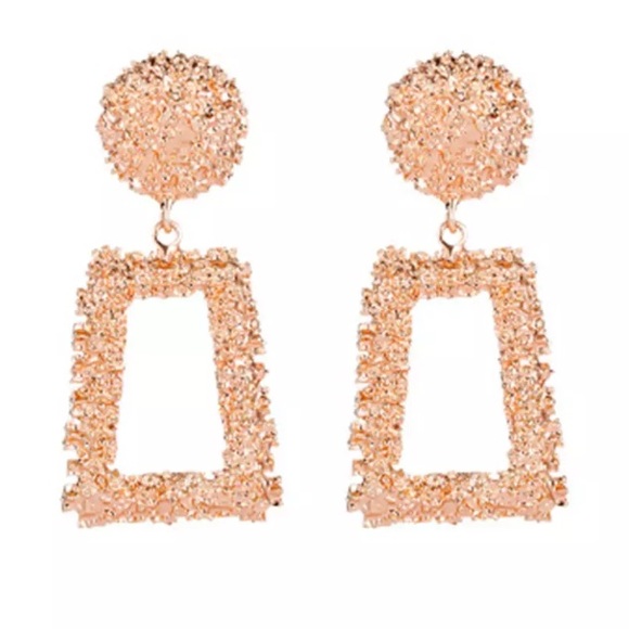 ⚜️[𝟯/$𝟮𝟴]⚜️Big Rose Gold Quad Earrings NEW - Picture 4 of 7